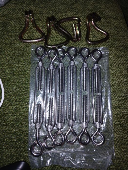 Broca  35 cm, 6 esticadores  e 4  fivelas de metal