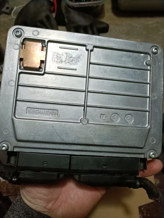 Sterownik Silnika Audi A4 B6 1.6 Benzyna