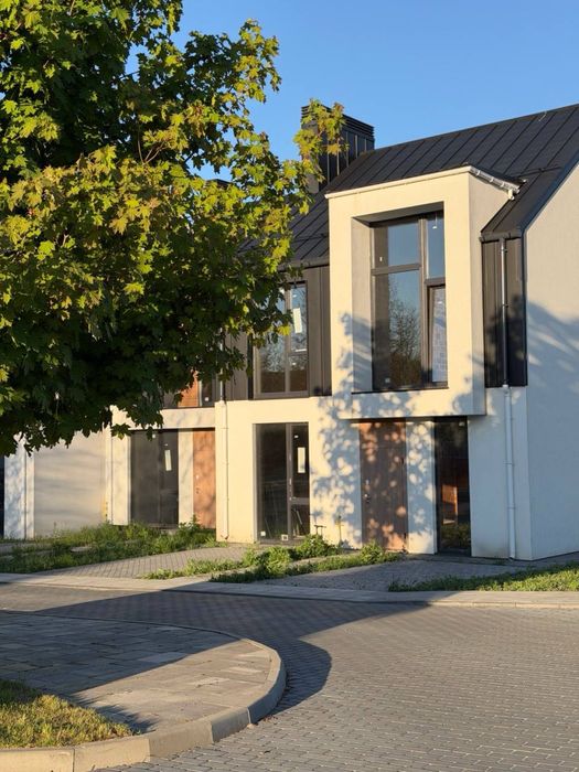 House in Irpin - More