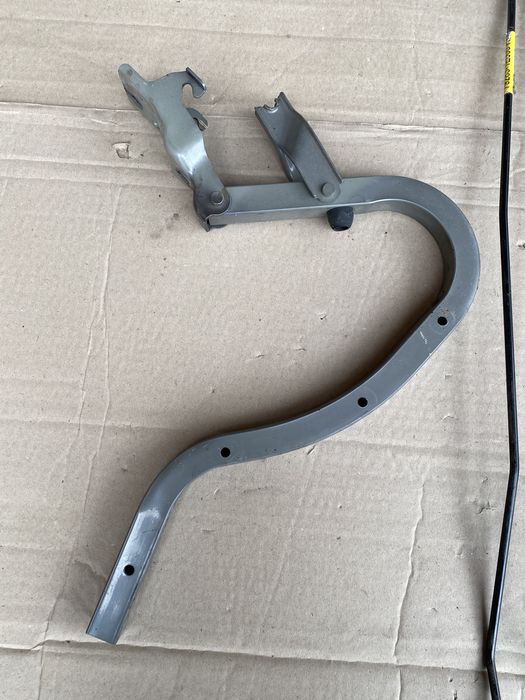 Петлі кришки багажника Хюндай Акцент-3.Hyundai Accent-3.