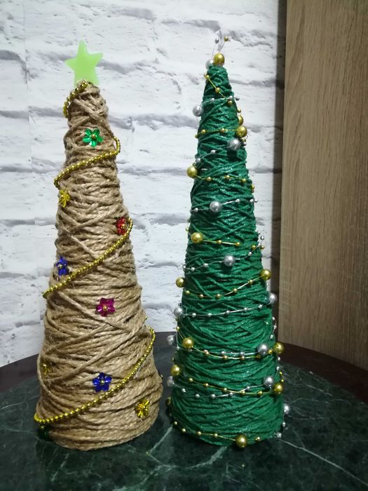 Новогодние  игрушки - ёлочки с подсветкой. Ручная работа.