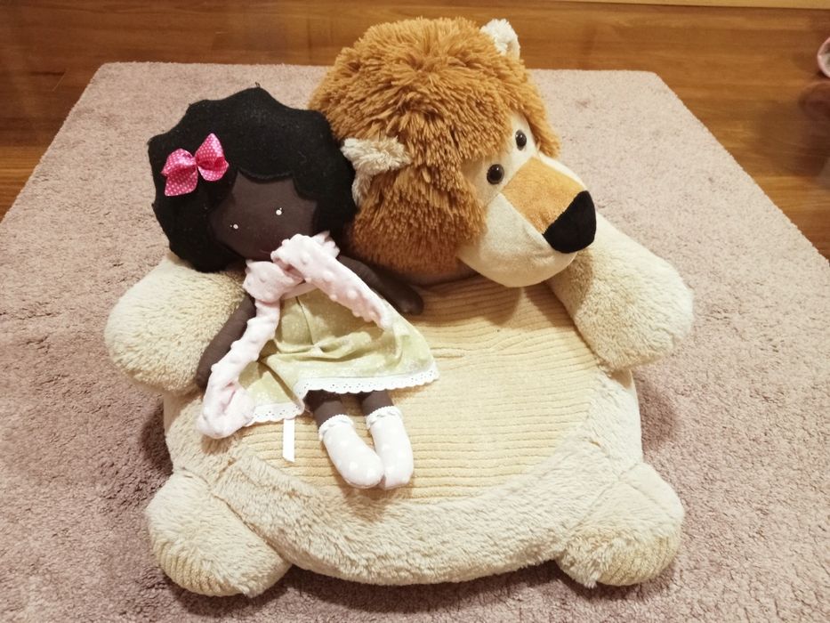 Sofá infantil de peluche