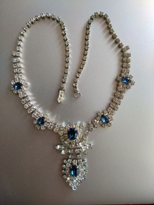 Kolia teatralna costume jewellery