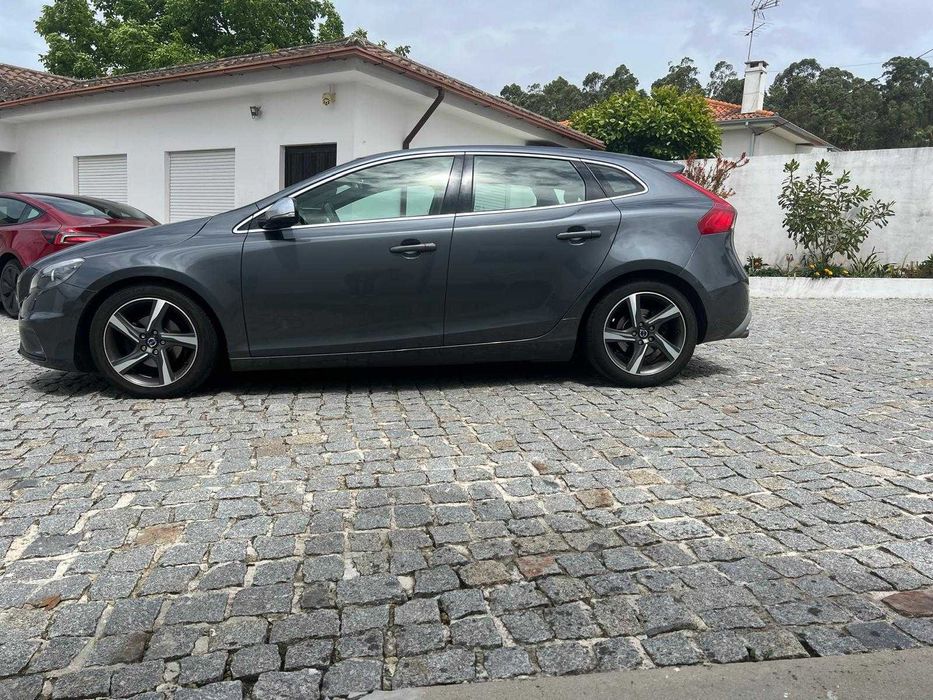 Volvo V40 R-Design D2