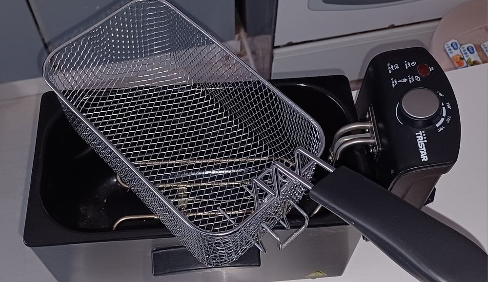 Fritadeira Tristar como nova