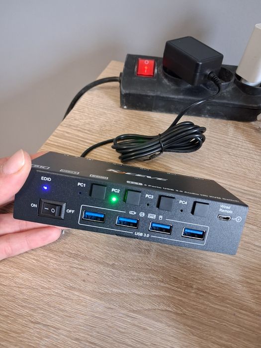 Przełącznik KVM USB 3.0 HDMI 4 porty 8K przy 60 Hz, Kceve 4 PC