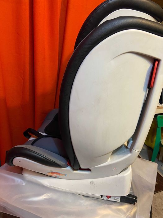 Продам дитяче автокрісло