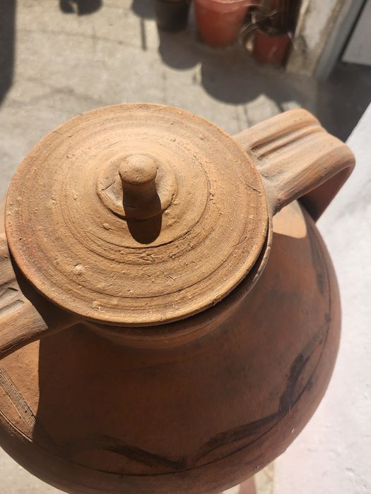 Talhas de barro muito antigas 1 com torneira