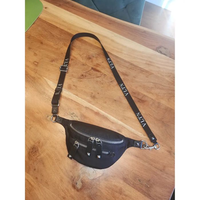 Valentino Garavani - Bolsa pequena - Fanny Pack (como nova)