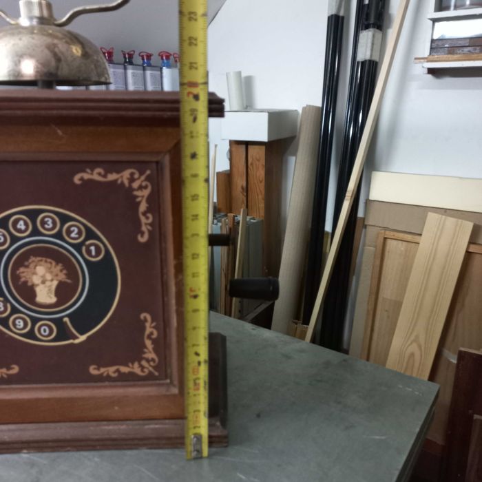 Caixa em madeira com auscultador