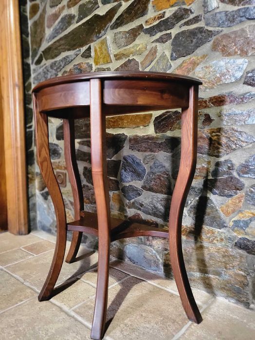 Mesa de apoio em madeira