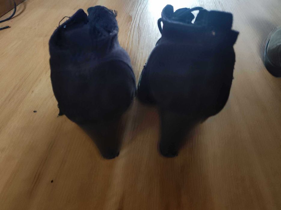 Botins pretos tamanho 38