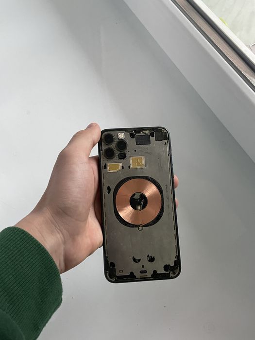 Продам айфон 11 про макс на 256