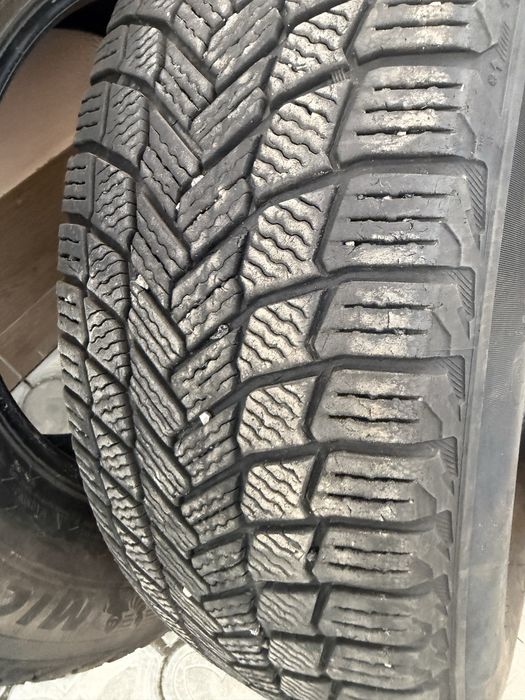 Три зимові шин  Michelin X-ICE Snow SUV 245/65 R17