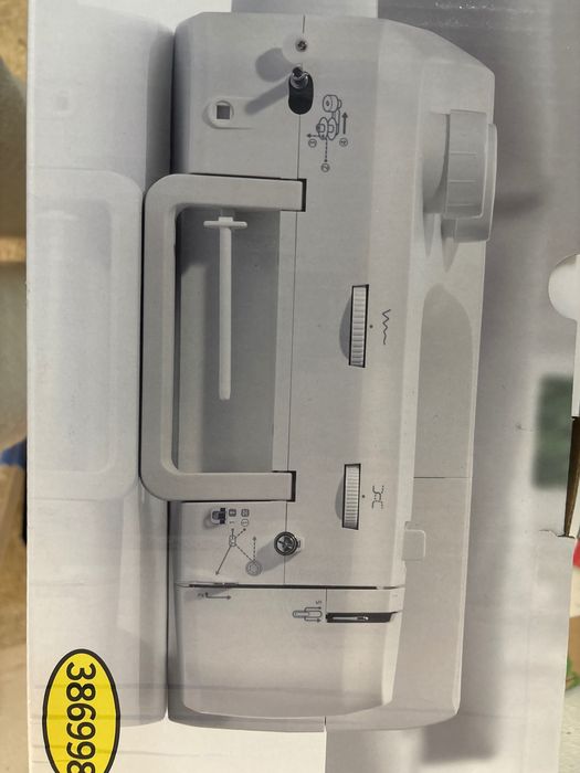 Máquina de costura nova na embalagem 70 euros