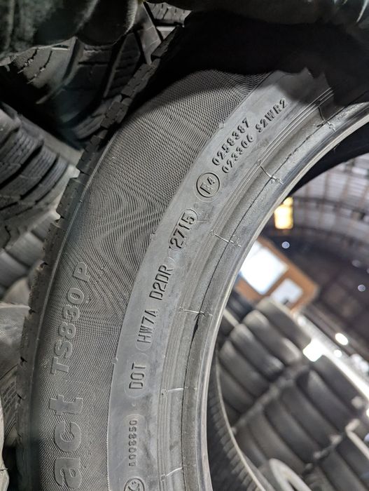 235/55R17 Continental
