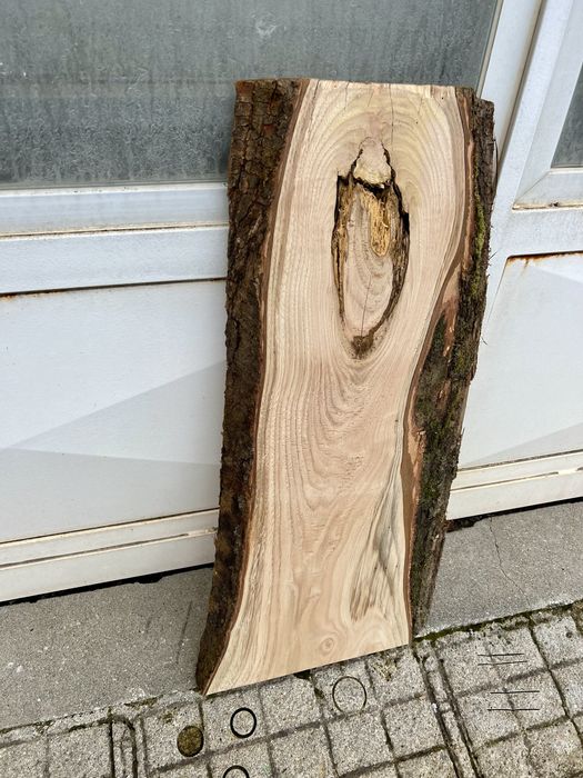 Tábua única de castanho maciço – peça exclusiva