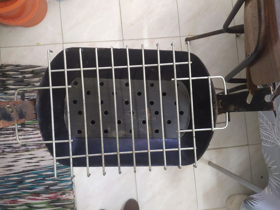 Grelhador a carvão
