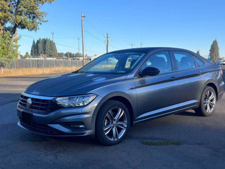 Volkswagen Jetta R-Line      2019