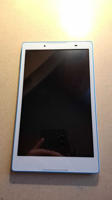 Tablet Lenovo TAB3 8 (TB3-850M) w kolorze białym - bardzo dobry stan