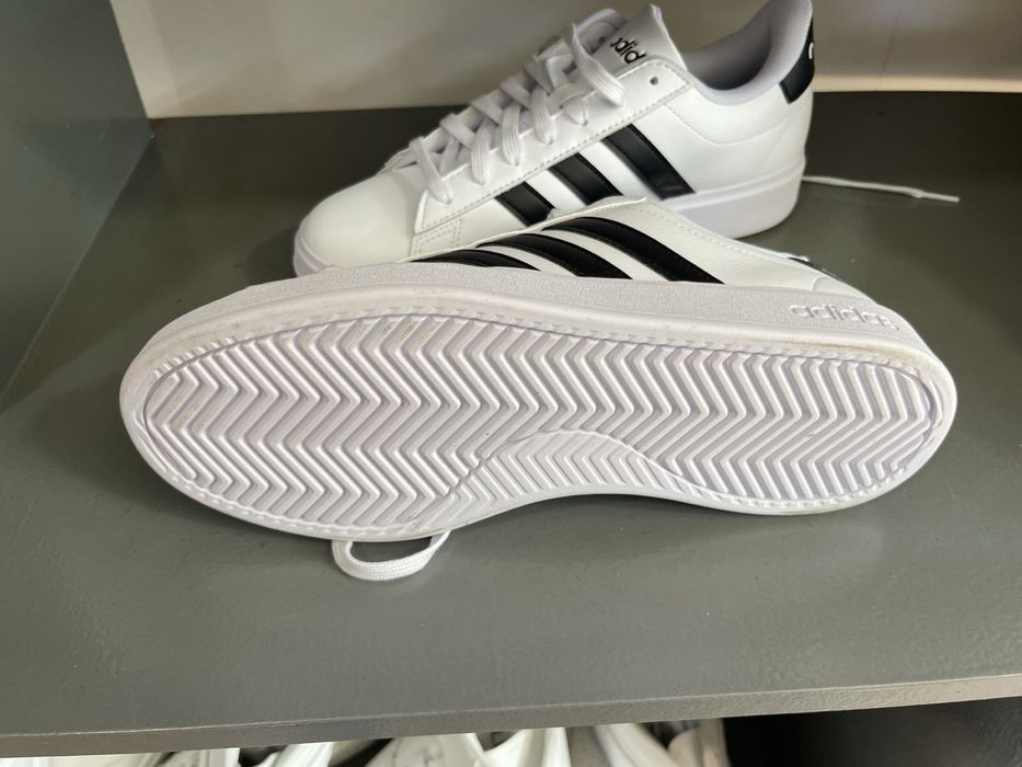 Кросівки нові оригінальні Adidas Grand Court  41 розмірі