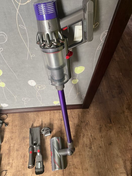 Аккумуляторный пылесос Dyson V10 Absolute