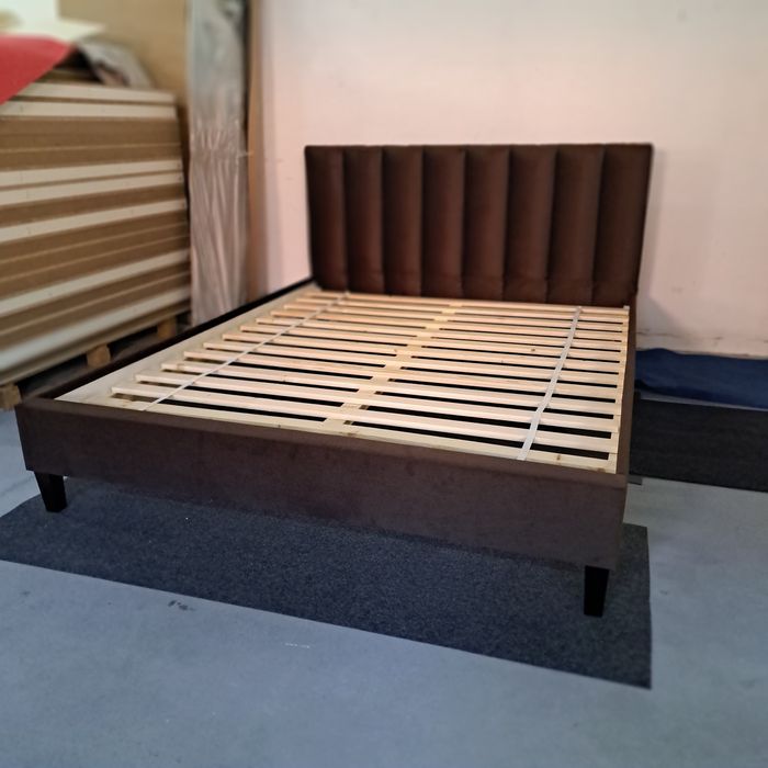 Łóżko 160x200 ze stelażem transport od ręki  wyprzedaż