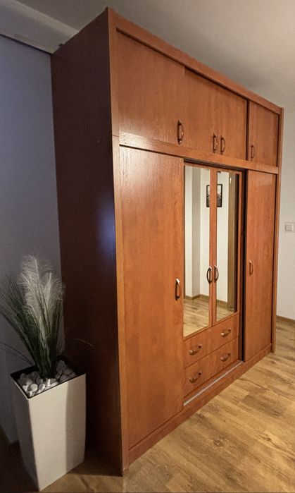 Szafa z lustrami