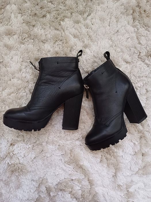 Жіночі шкіряні ботильони тм PREPPY р.38 стан ідеальний