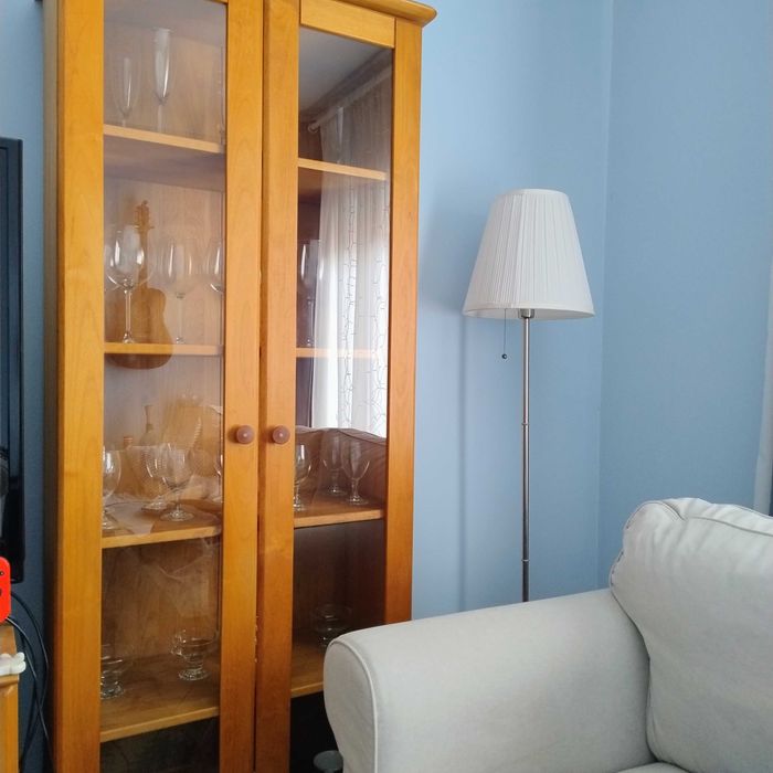 Vitrine Cristaleira em madeira maciça CERNE com portas de vidro