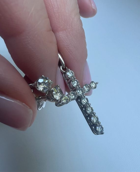 Продам серьги и крест с бриллиантами природными  1,60 Ct.
