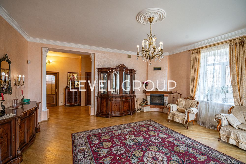 Зниження ціни.Київ. Продажа дома в КГ «Деснянський» 419 м². Без комісії. • Троещина •Левый берег •С Гаражом •С подвалом/цоколем