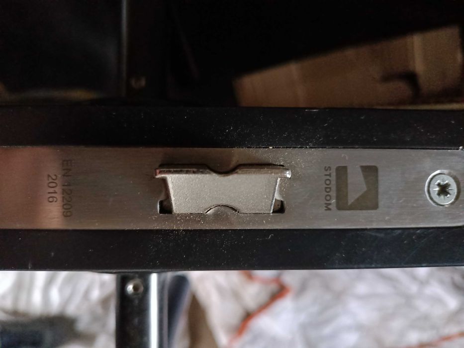 Drzwi  techniczne stodom.