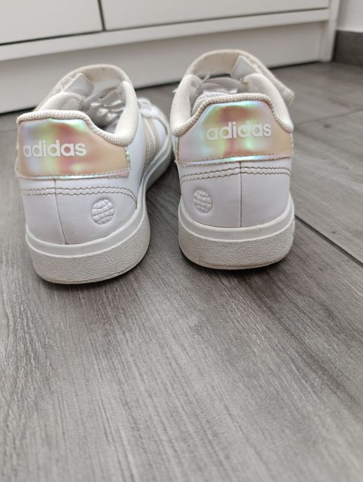 Adidasy dla dziewczynki  31r.