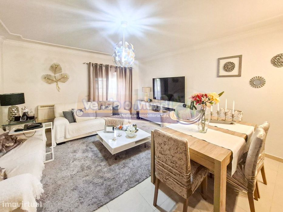 Apartamento T4 em Benavente (B659)