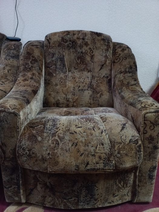 Меблі.М'яка частина.Диван і два крісла