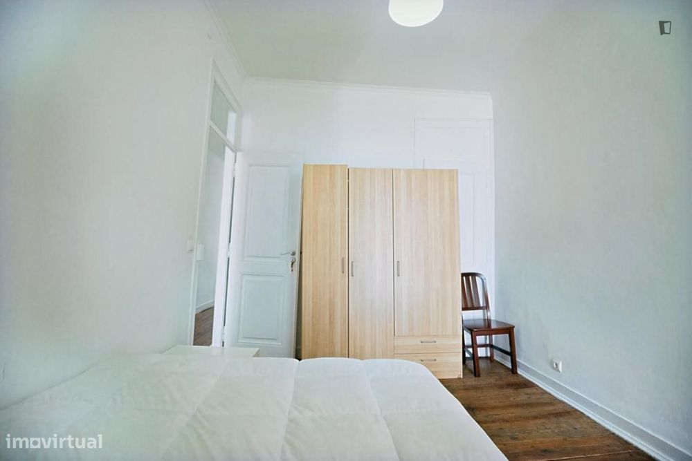 Quarto - localizado em Picoas Lisbon