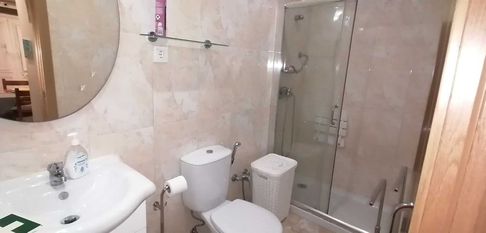 Casa de férias T2 no centro de Sesimbra a 90 metros da praia.