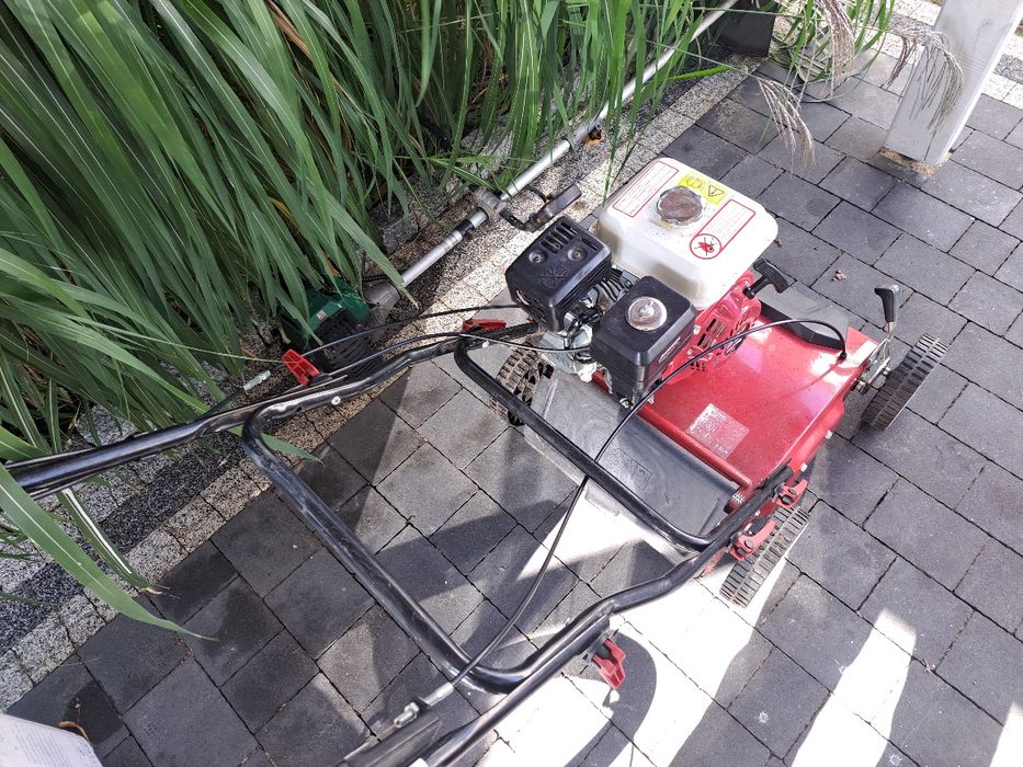 Wertykulator spalinowy  MTD