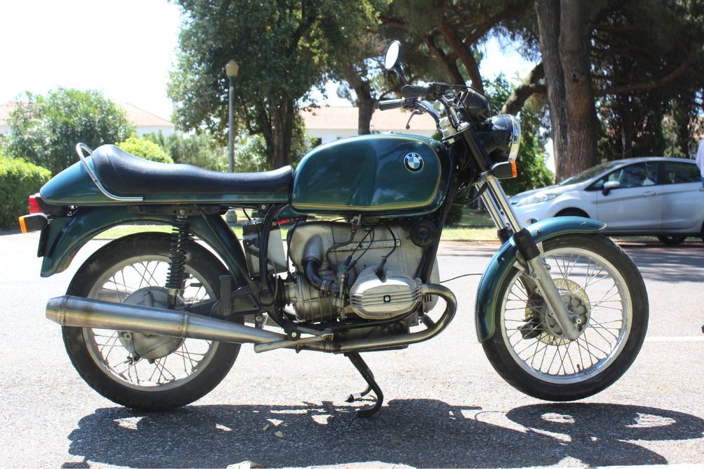 Bmw r60  com documentos a trabalhar