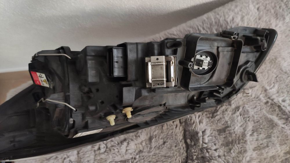 farol direito bi-xenon Volvo C30 facelift