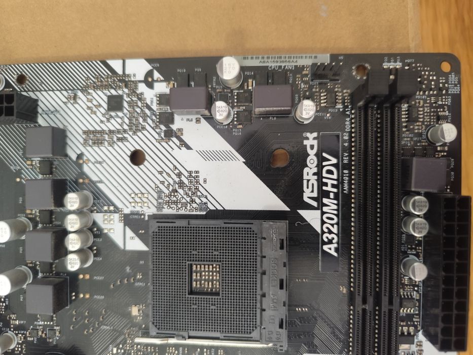 ASRock A320M-HDV AM4 (Com Defeito / Peças)