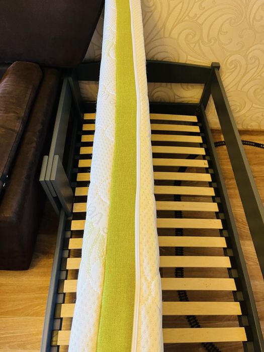 Дитяче ліжко в дуже гарному стані