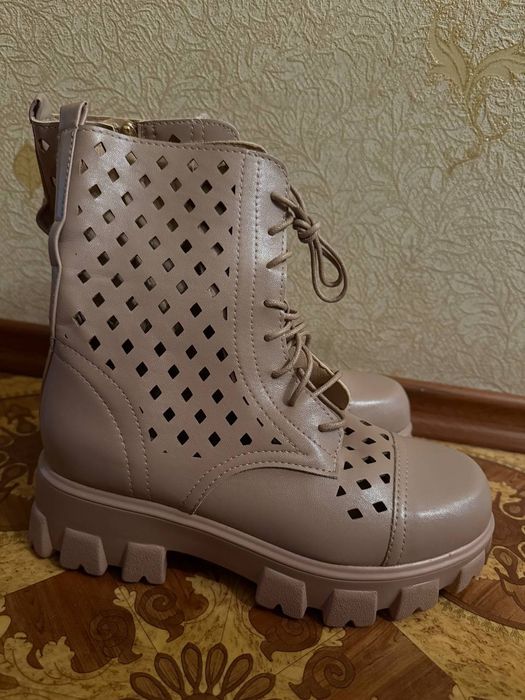 Продам новые ботиночки