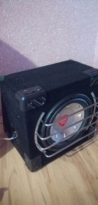 Sprzęt muzyczny z głośnikami