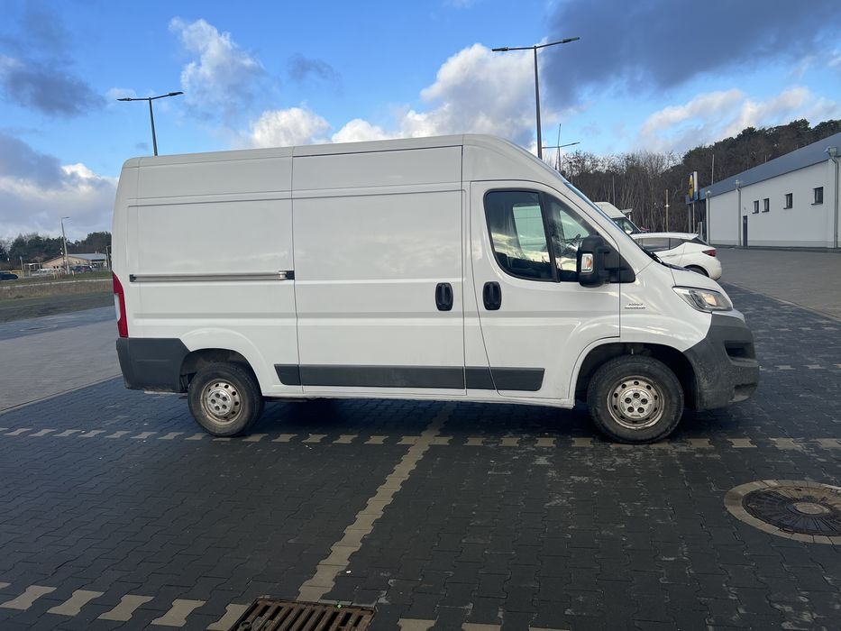 Transport busem usługi transportowe przewóz mebli AGD przeprowadzki