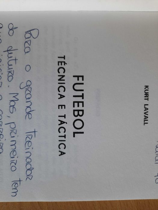 Livro "Futebol - Técnica e táctica"