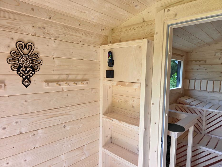 zestaw sauna sucha typu domek z jacuzzi