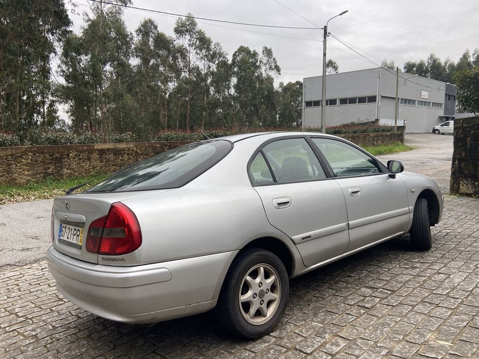Mitsubishi Carisma para peças