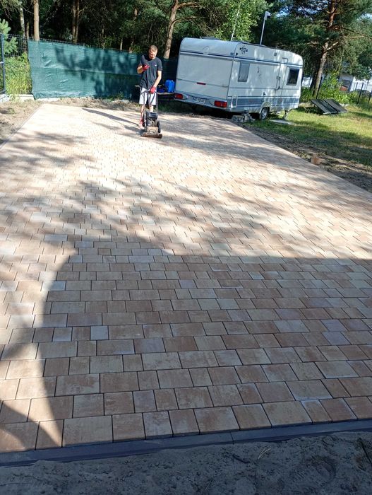 Układanie kostki brukowej